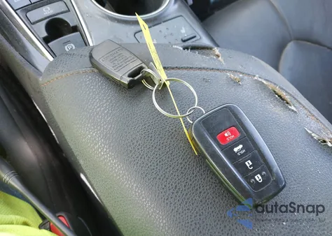 2020 Toyota Camry Xle Awd z USA, uszkodzony, nr VIN 4T1F11BK0LU001167